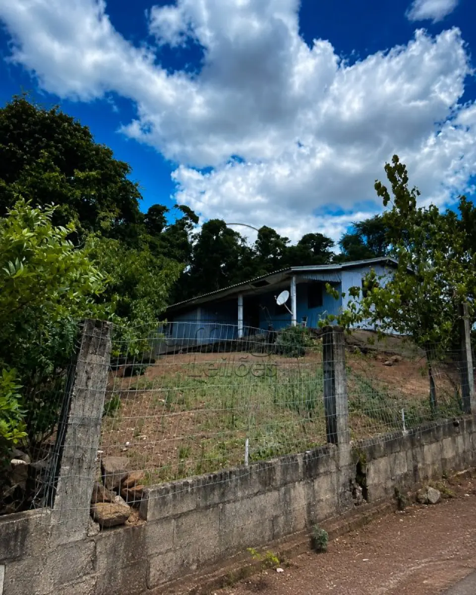 LOTE 000 - Um terreno urbano, com a área de 450,00m², na cidade de Lajeado do Bugre/RS