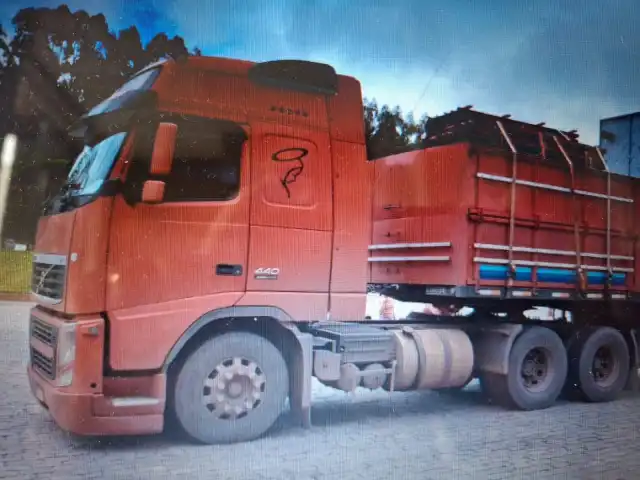 CAMINHÃO TRATOR VOLVO FH 440 6×2T, placas, 2010/2011