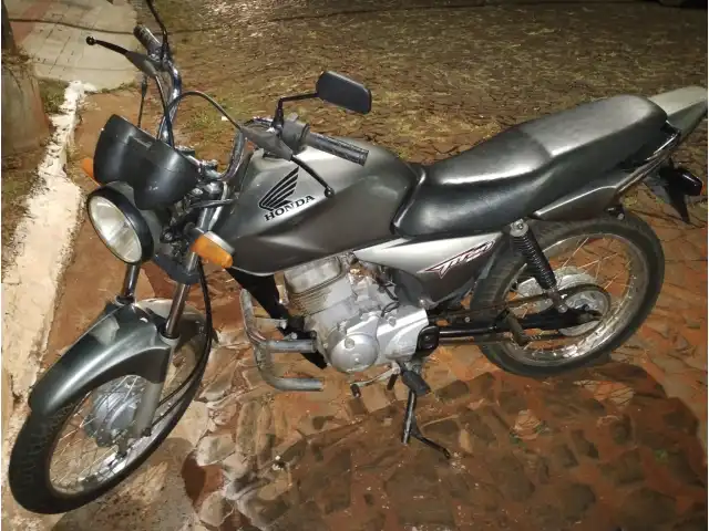 Motocicleta Honda/CG 150 Titan KS, placa IPG1116, cor cinza