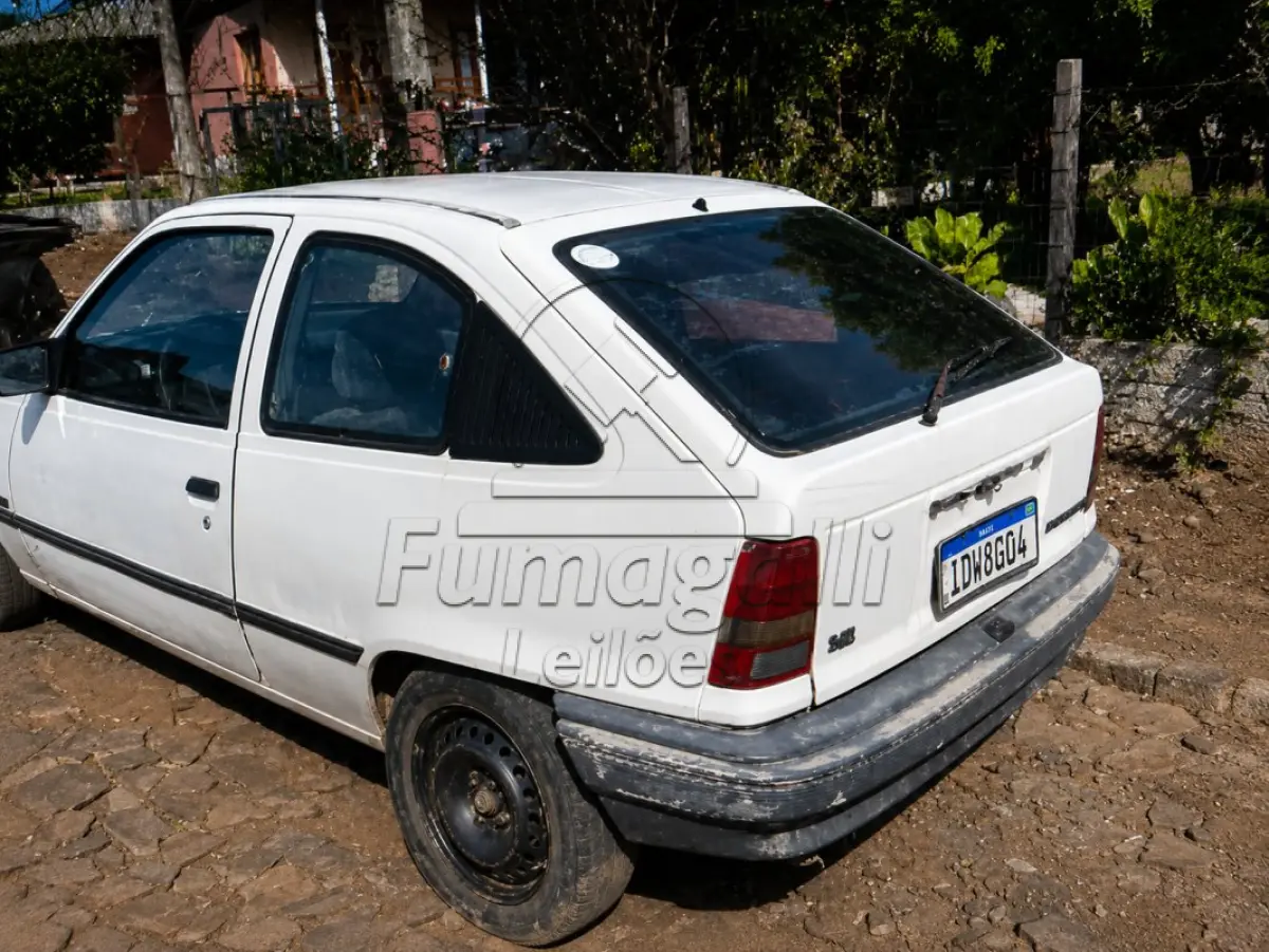 LOTE 000 - Automóvel GM/KADETT SL EFI, ano/modelo 1992/1993, cor branca,  placa IDW8G04