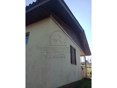 LOTE 001 - Prédio de madeira