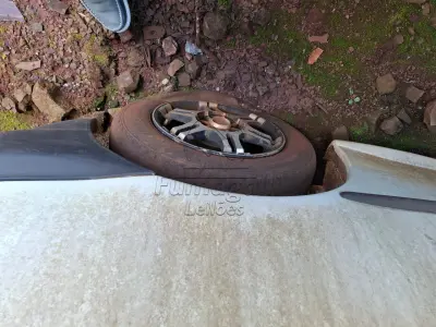 LOTE 001 - Veículo Gol