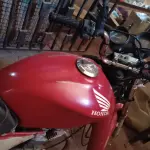 LOTE 000 - UMA MOTOCICLETA HONDA CG150 TITAN KS, COR VERMELHA, ANO 2008/2008,