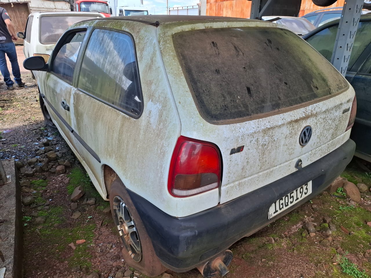 UM AUTOMÓVEL VW/GOL MI, 1997/1998, placa IGQ 5I93