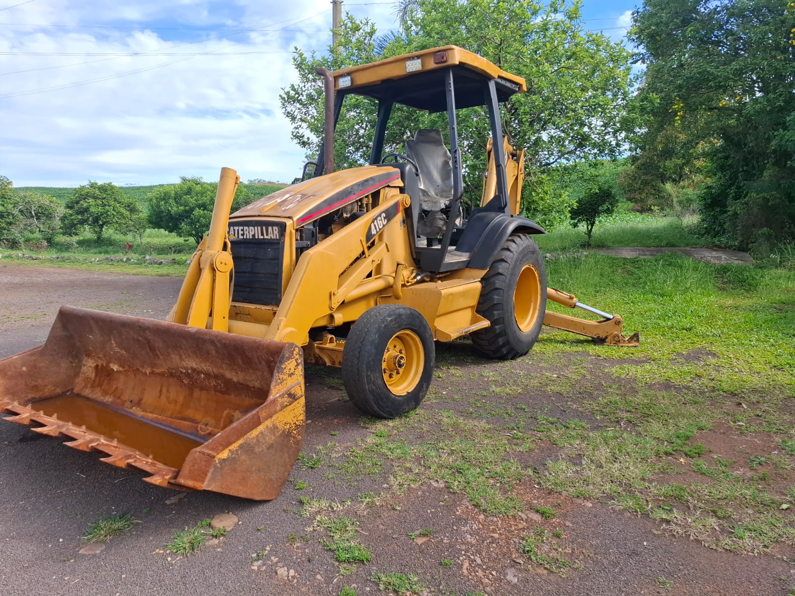 Retroescavadeira caterpilar 416 4x2 ano 1997